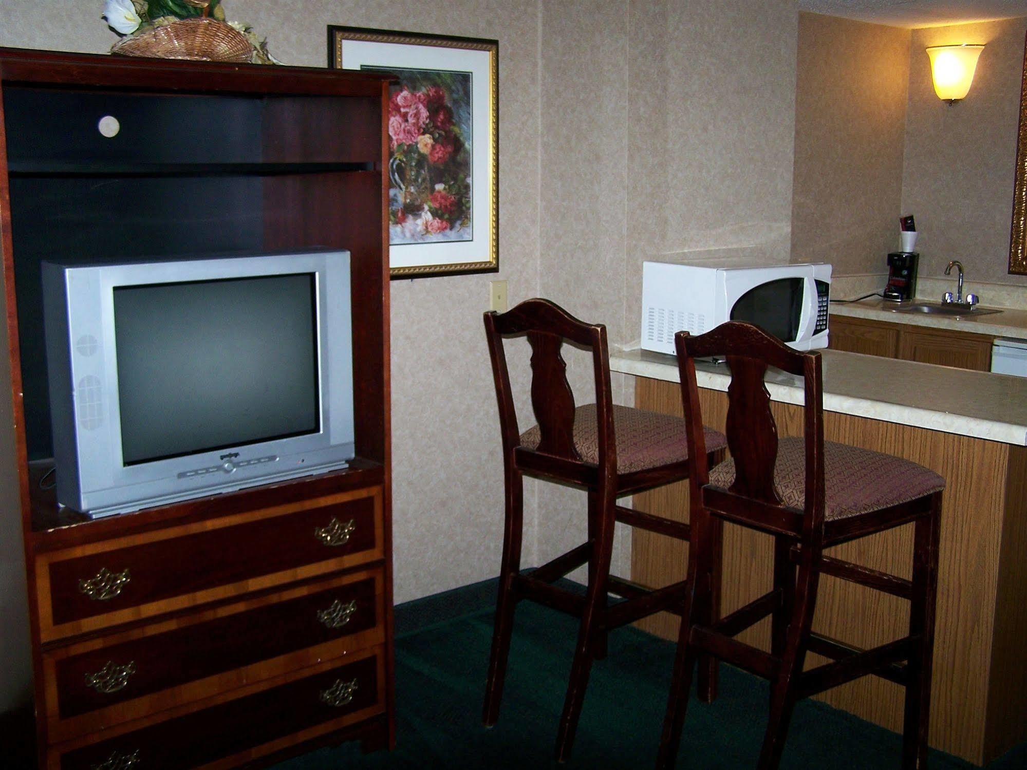 Seasons Inn And Suites Fort Smith Buitenkant foto